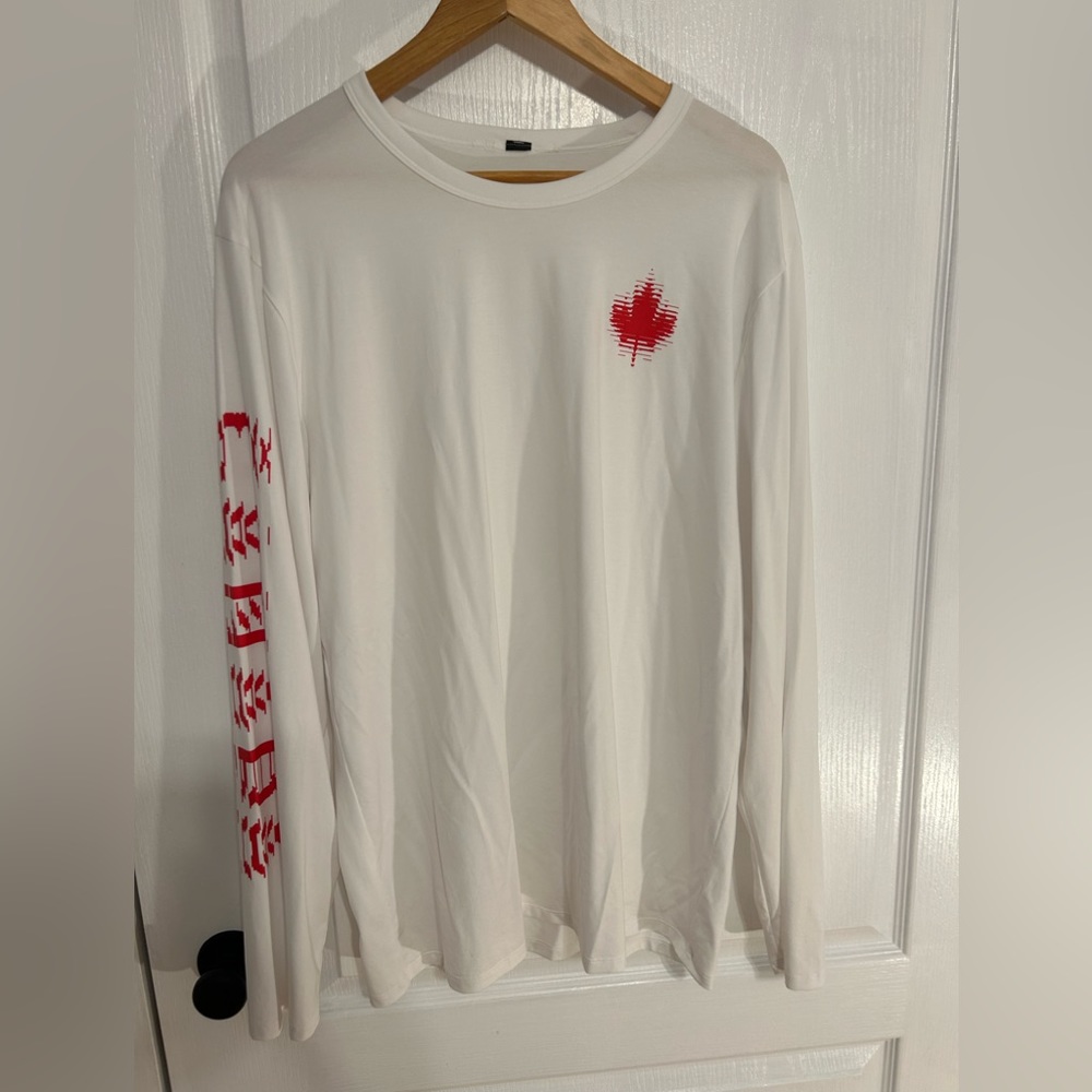 Lululemon team Canada long sleeve shirt